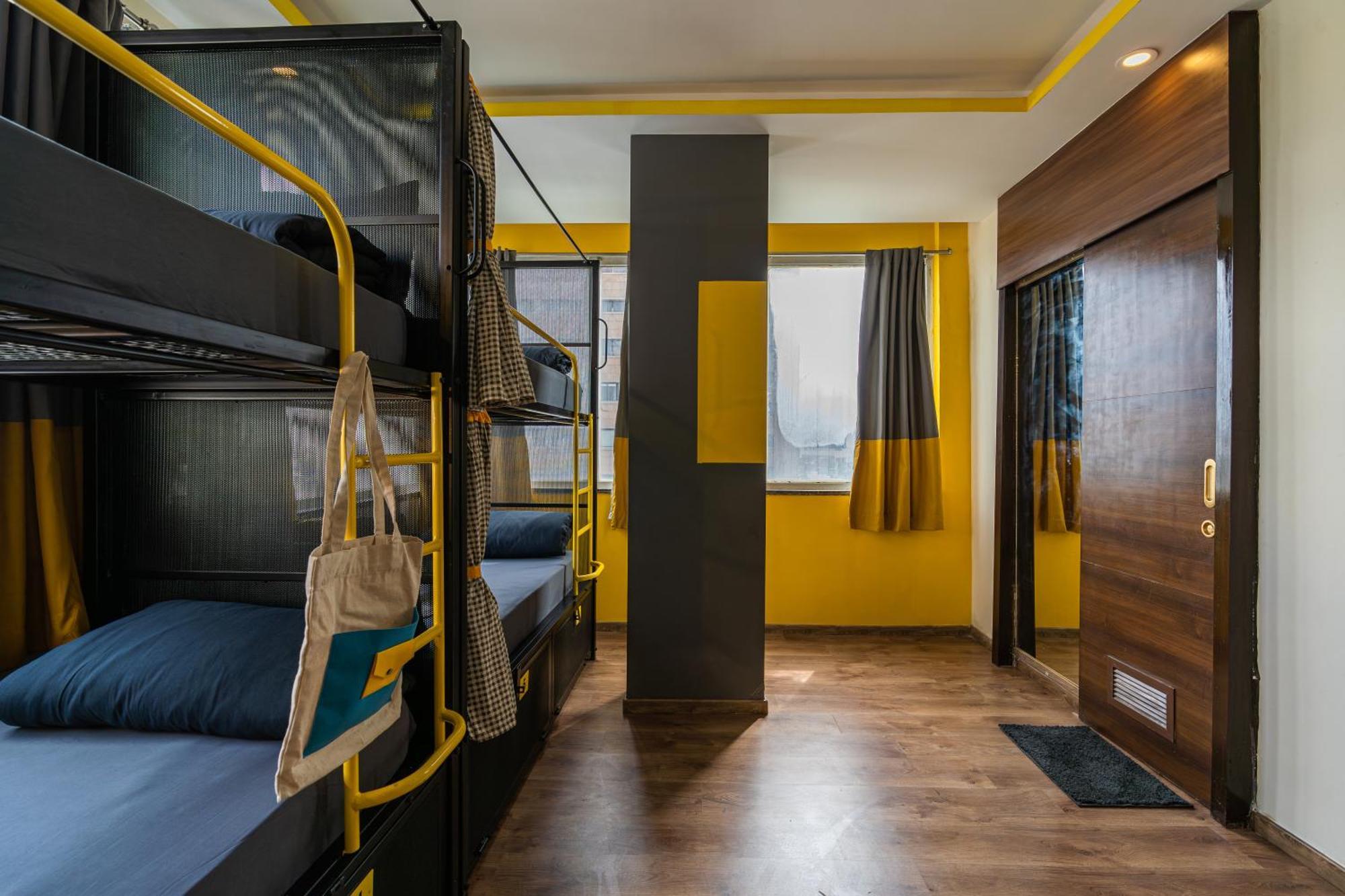 The Hosteller Bangalore, Brigade Road Bilik gambar